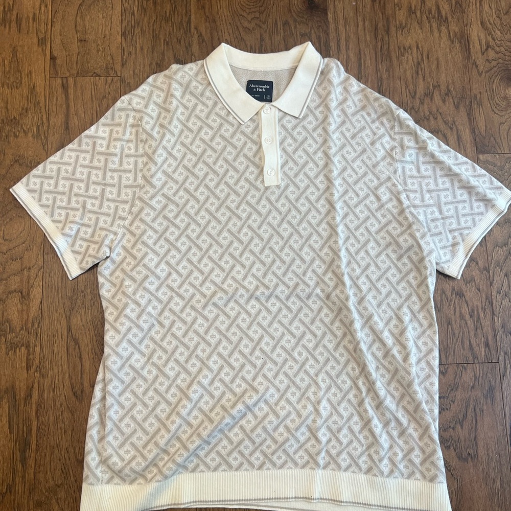 NWOT Abercrombie & Fitch Cream Patterned Polo Shirt XL